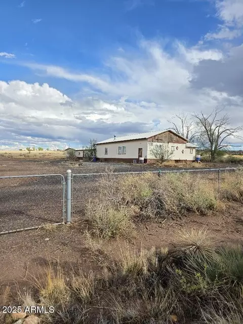 8 Trail Dr, Saint Johns, AZ 85936