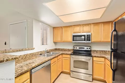 5757 W Eugie Ave #1040, Glendale, AZ 85304