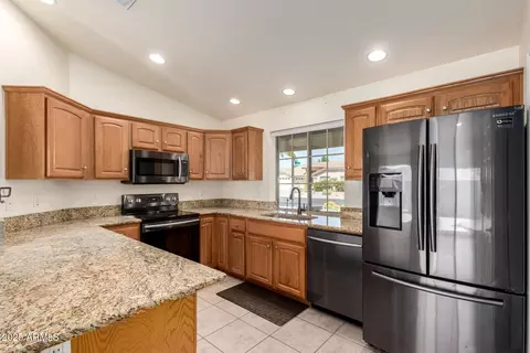 Kitchen - 11027 E Natal Ave, Mesa, AZ 85209 photo 2 of 3