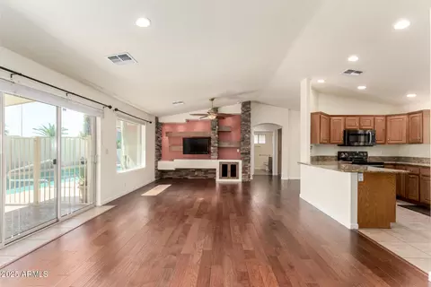 Living - 11027 E Natal Ave, Mesa, AZ 85209 photo 3 of 4