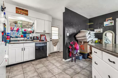 Kitchen - 345 W 9th St W, Mesa, AZ 85201 photo 4 of 5