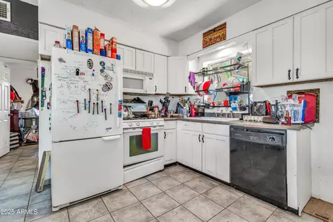 Kitchen - 345 W 9th St W, Mesa, AZ 85201 photo 2 of 5