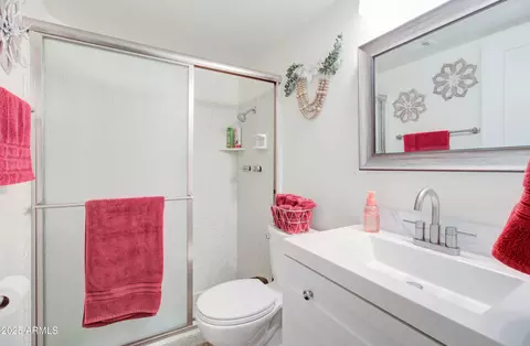 Bath - 151 N Third St, Globe, AZ 85501 photo 2 of 5