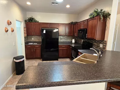 Kitchen - 2101 S Meridian Rd #34, Apache Junction, AZ 85120 photo 3 of 6