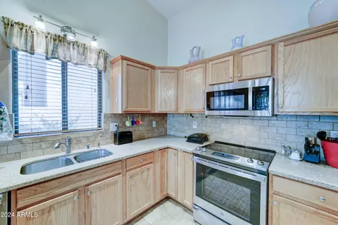 Kitchen - 2101 S Meridian Rd #126, Apache Junction, AZ 85120 photo 5 of 7
