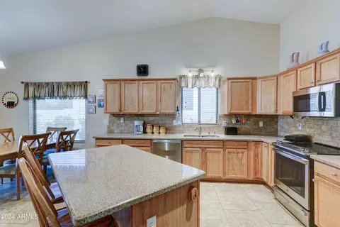 Kitchen - 2101 S Meridian Rd #126, Apache Junction, AZ 85120 photo 3 of 7