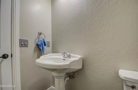 Bath - 2607 W Ironstone Ave, Apache Junction, AZ 85120 photo 5 of 5