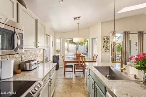 4038 W Alex Loop, Phoenix, AZ 85083
