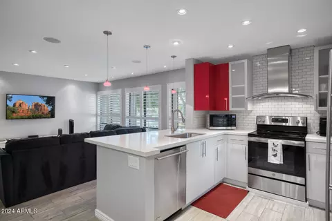 5201 N 24th St #102, Phoenix, AZ 85016