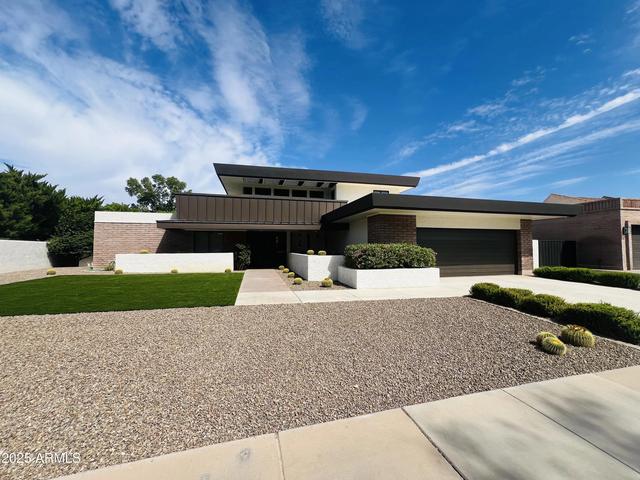 8166 E Del Cadena Dr, Scottsdale, AZ 85258