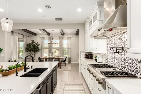 Kitchen - 2570 E Thornton Ct, Gilbert, AZ 85297 photo 3 of 4