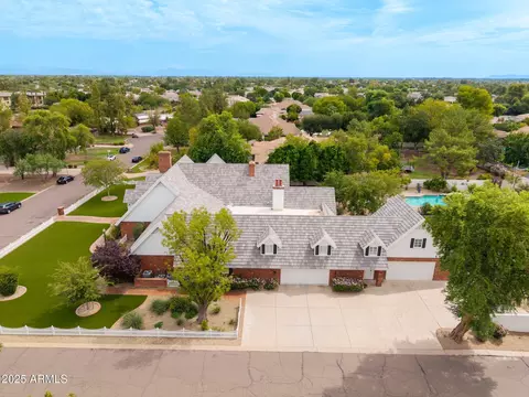 View/Area - 1001 E Caroline Ln, Tempe, AZ 85284 photo 3 of 11