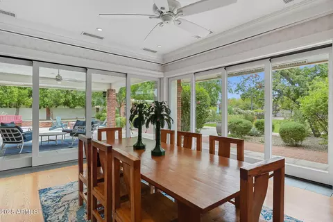Dining - 1001 E Caroline Ln, Tempe, AZ 85284 photo 5 of 8