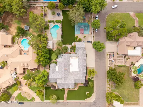 View/Area - 1001 E Caroline Ln, Tempe, AZ 85284 photo 7 of 11