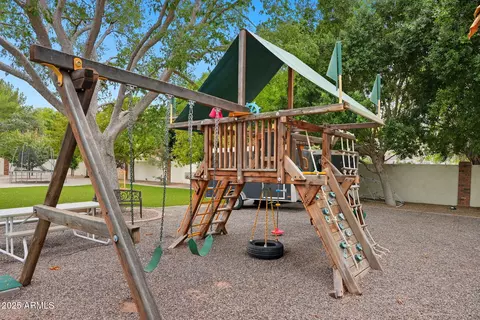 Exterior - 1001 E Caroline Ln, Tempe, AZ 85284 photo 10 of 28