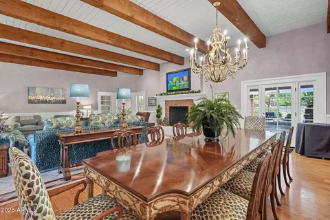 Dining - 1001 E Caroline Ln, Tempe, AZ 85284 photo 2 of 8