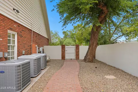 Exterior - 1001 E Caroline Ln, Tempe, AZ 85284 photo 24 of 28