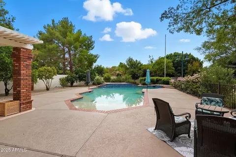 Exterior - 1001 E Caroline Ln, Tempe, AZ 85284 photo 21 of 28