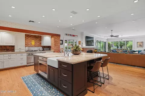 Kitchen - 1001 E Caroline Ln, Tempe, AZ 85284 photo 2 of 10