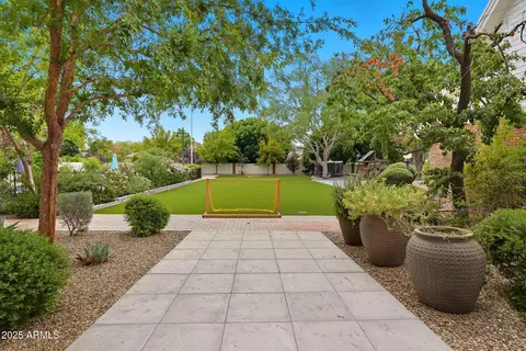 Exterior - 1001 E Caroline Ln, Tempe, AZ 85284 photo 7 of 28