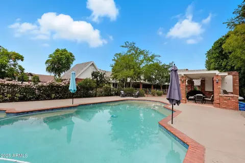 Exterior - 1001 E Caroline Ln, Tempe, AZ 85284 photo 17 of 28