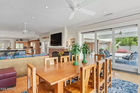 Dining - 1001 E Caroline Ln, Tempe, AZ 85284 photo 6 of 8