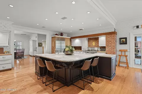 Kitchen - 1001 E Caroline Ln, Tempe, AZ 85284 photo 1 of 10
