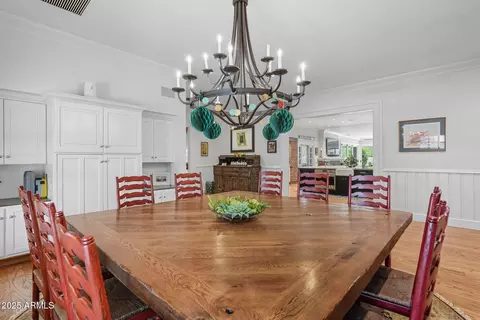 Dining - 1001 E Caroline Ln, Tempe, AZ 85284 photo 4 of 8