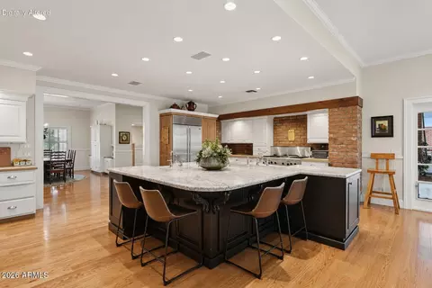 Kitchen - 1001 E Caroline Ln, Tempe, AZ 85284 photo 10 of 10