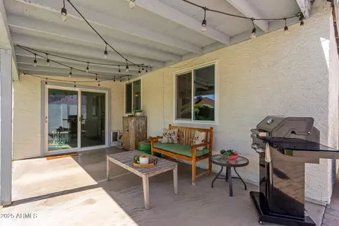 Exterior - 1337 E Wickieup Ln, Phoenix, AZ 85024 photo 3 of 8