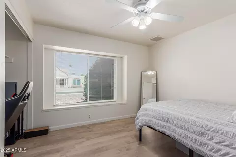Bedroom - 1337 E Wickieup Ln, Phoenix, AZ 85024 photo 6 of 7