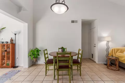 Dining - 1337 E Wickieup Ln, Phoenix, AZ 85024 photo 1 of 3