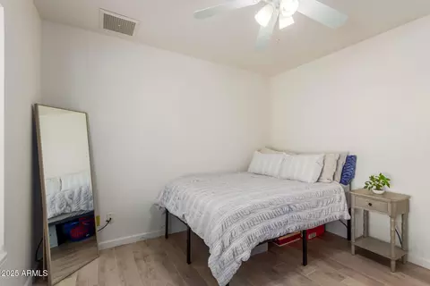 Bedroom - 1337 E Wickieup Ln, Phoenix, AZ 85024 photo 7 of 7