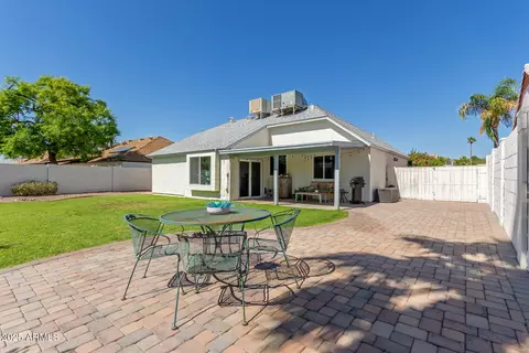 Exterior - 1337 E Wickieup Ln, Phoenix, AZ 85024 photo 5 of 8