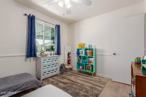 Bedroom - 1337 E Wickieup Ln, Phoenix, AZ 85024 photo 5 of 7