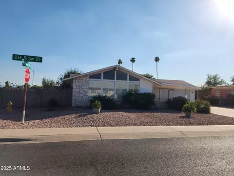 10201 W Oak Ridge Dr, Sun City, AZ 85351