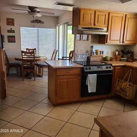 6715 S Mitchell Dr, Tempe, AZ 85283 photo 7