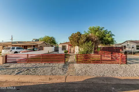 126 W Pueblo Ave, Phoenix, AZ 85041