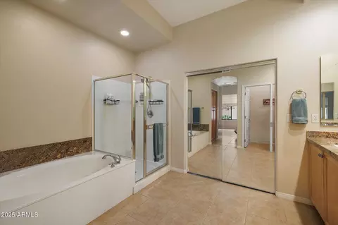 Bath - 7445 Eagle Crest Dr #1094, Mesa, AZ 85207 photo 2 of 5