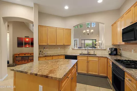 Kitchen - 7445 Eagle Crest Dr #1094, Mesa, AZ 85207 photo 2 of 6