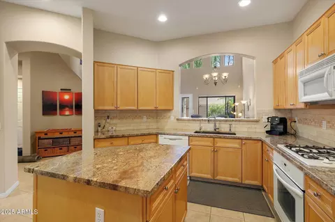 Kitchen - 7445 Eagle Crest Dr #1094, Mesa, AZ 85207 photo 1 of 6