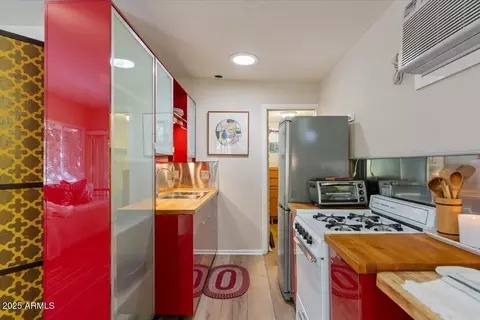 Kitchen - 5410 E Vernon Ave, Phoenix, AZ 85008 photo 4 of 5
