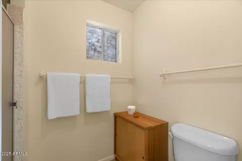 Bath - 5410 E Vernon Ave, Phoenix, AZ 85008 photo 3 of 6
