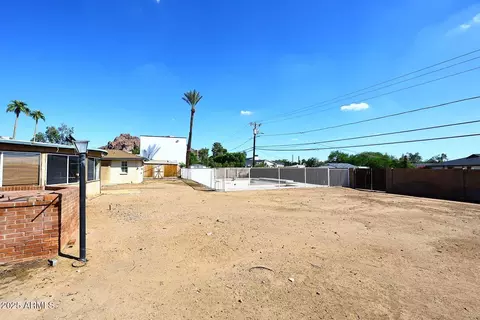 Exterior - 4211 E Stanford Dr, Phoenix, AZ 85018 photo 2 of 11