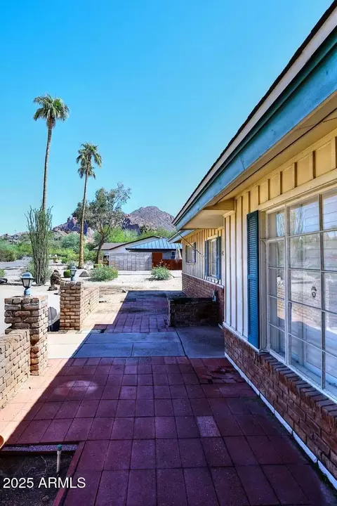 Exterior - 4211 E Stanford Dr, Phoenix, AZ 85018 photo 10 of 11
