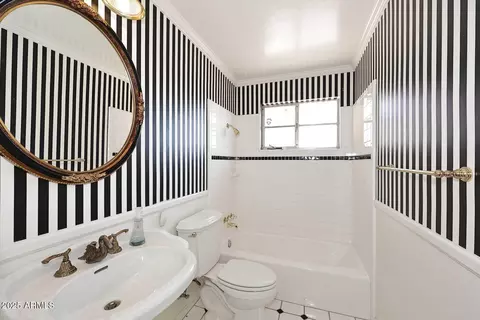 Bath - 4211 E Stanford Dr, Phoenix, AZ 85018 photo 1 of 3