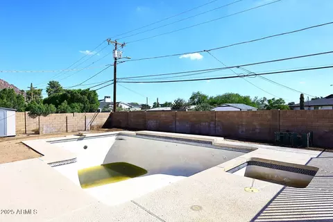 Exterior - 4211 E Stanford Dr, Phoenix, AZ 85018 photo 5 of 11