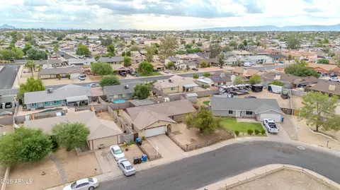 View/Area - 4207 N 79th Ln, Phoenix, AZ 85033 photo 5 of 12