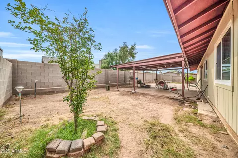 Exterior - 4207 N 79th Ln, Phoenix, AZ 85033 photo 3 of 5