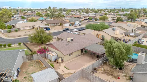 View/Area - 4207 N 79th Ln, Phoenix, AZ 85033 photo 11 of 12